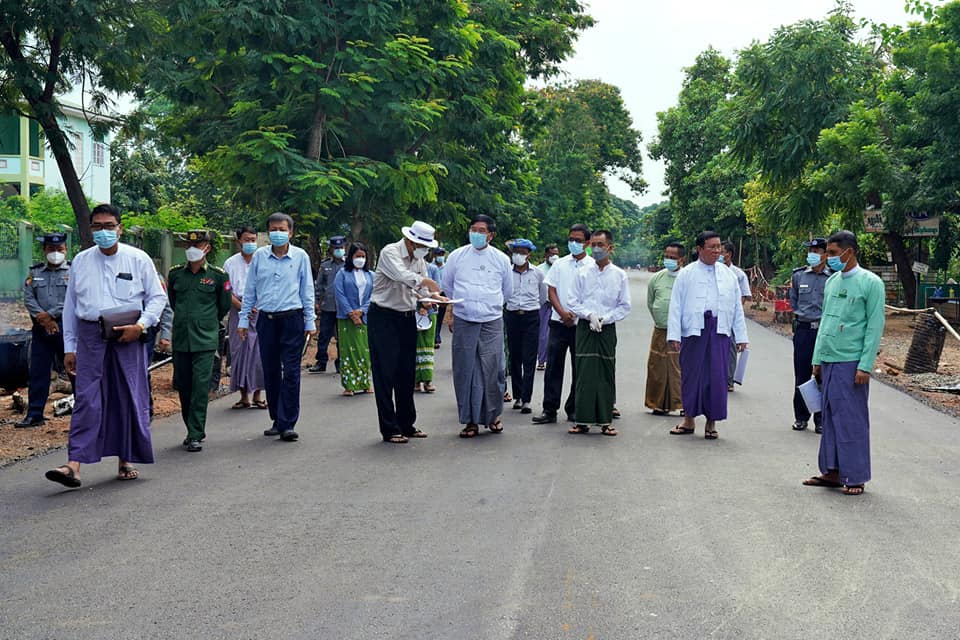 မကွေးတိုင်းဒေသကြီး ဝန်ကြီးချုပ် မကွေးမြို့ အဝေရာလမ်း၊ ကမ်းနားလမ်းနှင့် သုခိတာလမ်းများ နိုင်လွန်ကတ္တရာခင်းခြင်းနှင့် Box Culvert တည်ဆောက်ခြင်း လုပ်ငန်းများအား ကြည့်ရှုစစ်ဆေး