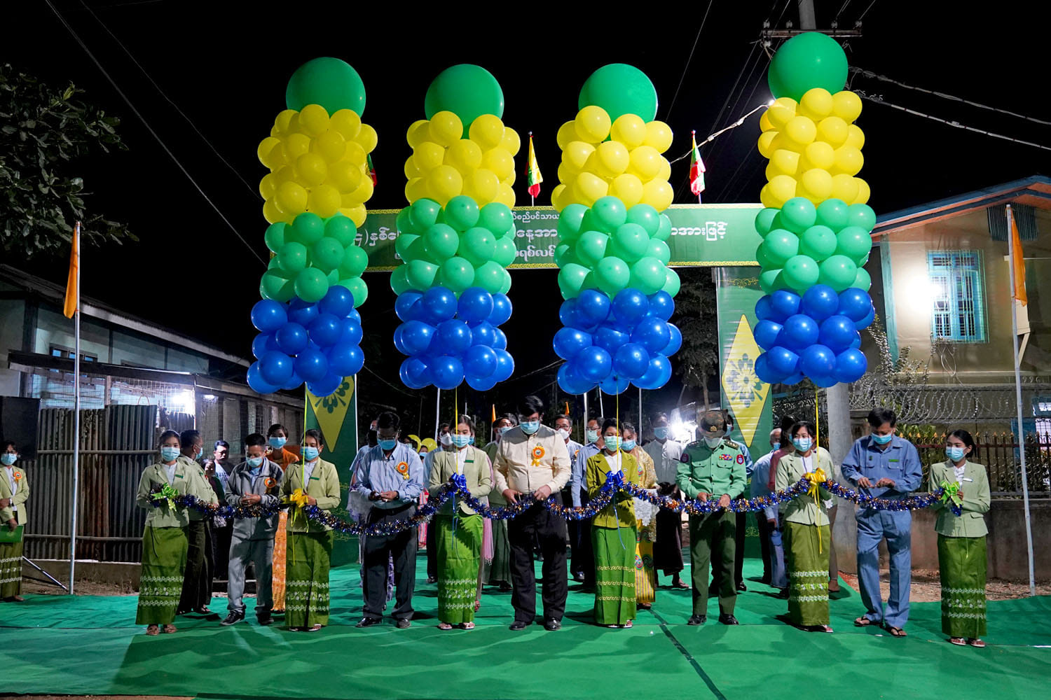 မကွေးတိုင်းဒေသကြီးအစိုးရအဖွဲ့  ဝန်ကြီးချုပ် ပုထိုးဖြူရပ်ကွက်၊ ရွှေမြင်တင် ကွန်ကရစ်လမ်းဖွင့်ပွဲသို့ တက်ရောက်