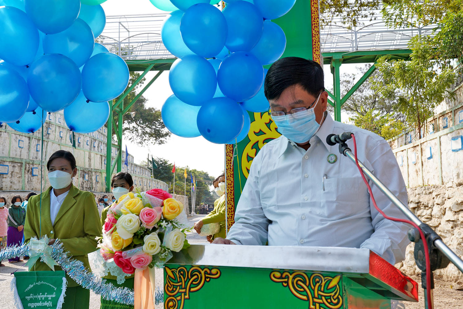 မကွေးတိုင်းဒေသကြီးအစိုးရအဖွဲ့ဝန်ကြီးချုပ် ဦးတင့်လွင် ပခုက္ကူမြို့နယ်အတွင်းရှိ တည်ဆောက်ရေးလုပ်ငန်း ဖွင့်ပွဲများသို့ တက်ရောက်ကာ ဖဲကြိုးဖြတ်ဖွင့်လှစ်