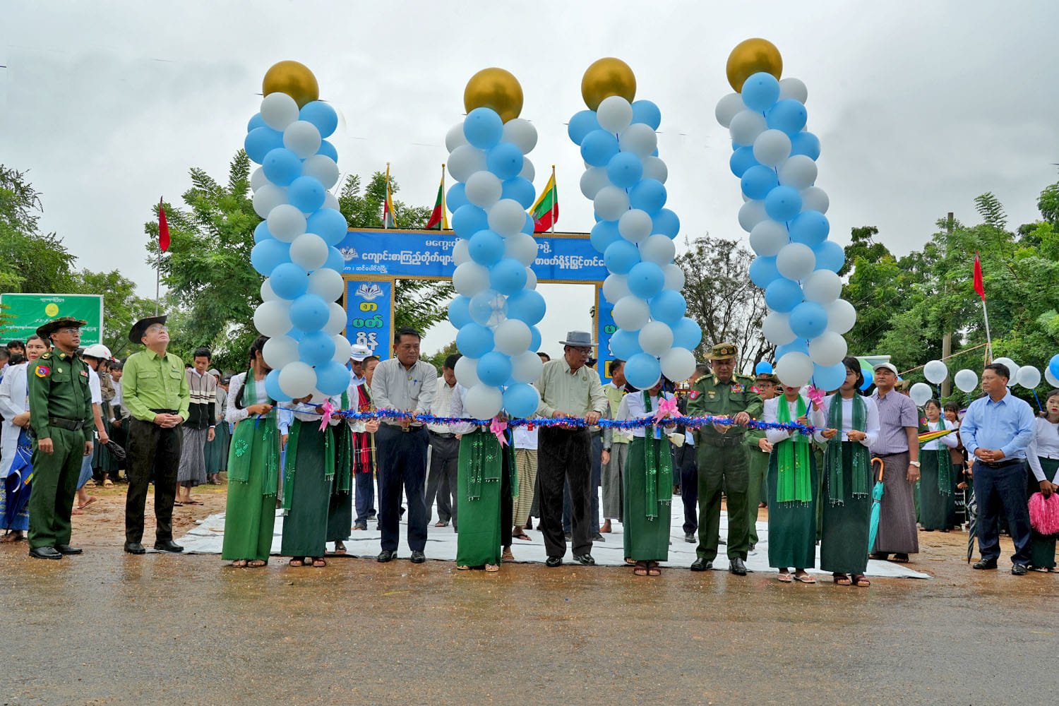 မကွေးတိုင်းဒေသကြီး ဝန်ကြီးချုပ် ဦးတင့်လွင် ကျောင်းစာကြည့်တိုက်များဖွံ့ဖြိုးတိုးတက်ရေးနှင့် စာဖတ်ရှိန်မြှင့်တင်ရေးပွဲတော် ဖွင့်ပွဲ အခမ်းအနားတက်ရောက်