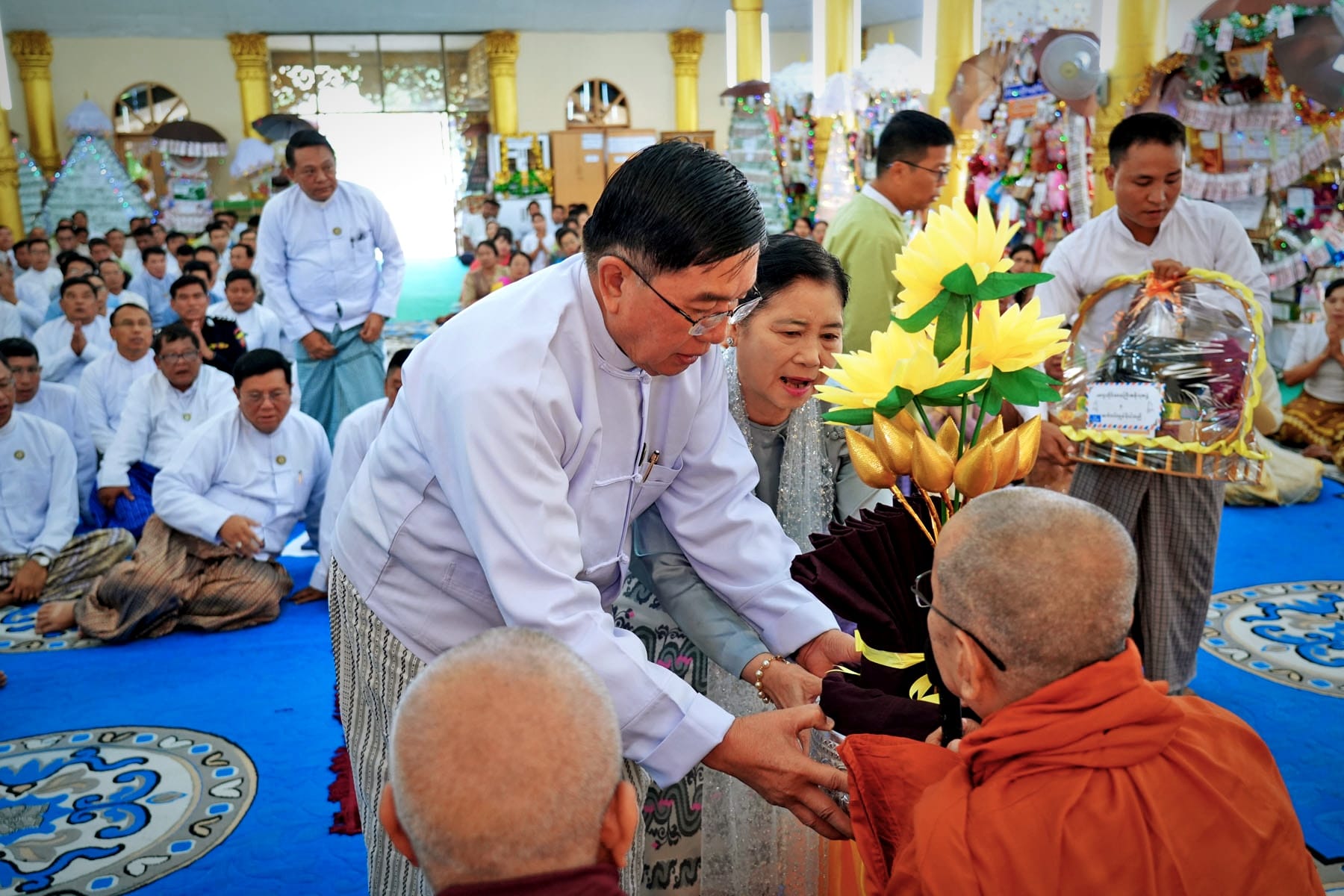 မကွေးတိုင်းဒေသကြီးအစိုးရအဖွဲ့မှ ကြီးမှူး၍ ဌာနဆိုင်ရာများ၊ စေတနာအလှူရှင်များ၏ (၃၇)ကြိမ်မြောက် စုပေါင်းမဟာ ဘုံကထိန်သင်္ကန်း ဆက်ကပ်လှူဒါန်းပွဲကျင်းပ