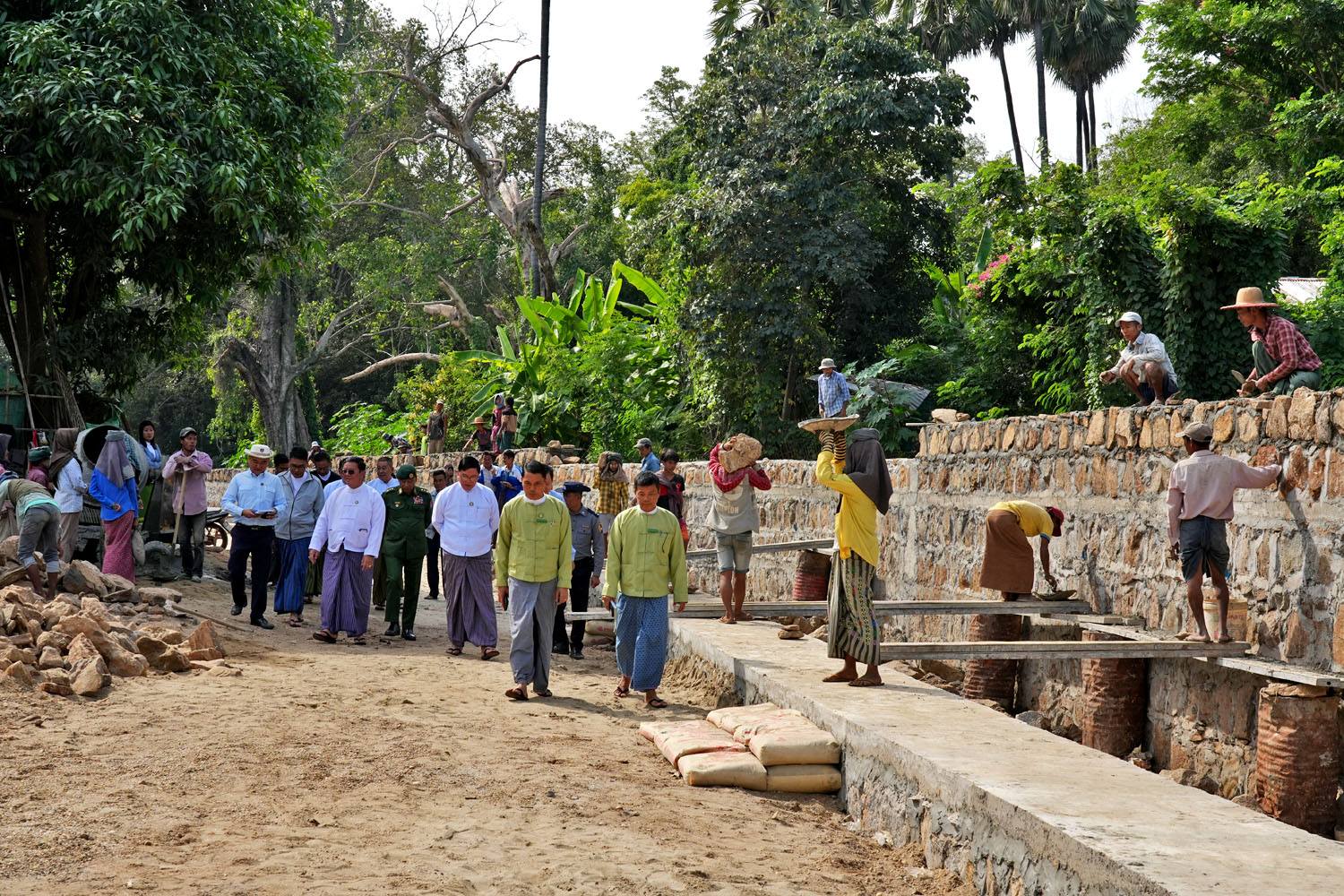 မကွေးတိုင်းဒေသကြီးဝန်ကြီးချုပ်ဦးတင့်လွင် မကွေးမြို့၊ မြို့ပေါ်ရပ်ကွက်များအတွင်း ရေစီးရေလာ ကောင်းမွန်စေရေး စွေ့ချောင်း ရေထုတ်မြောင်း ကျောက်ရိုးစီလုပ်ငန်း ဆောင်ရွက်မှု ကြည့်ရှုစစ်ဆေး၊ (တိုင်းဒေသကြီးအဆင့်) သင်္ချာနှင့် အင်္ဂလိပ်စာ ဘာသာရပ် စွမ်းရည်ပြိုင်ပွဲ စွမ်းရည်စစ်ဆေး အကဲဖြတ်ဖြေဆိုနေမှုအား ကြည့်ရှုအားပေး