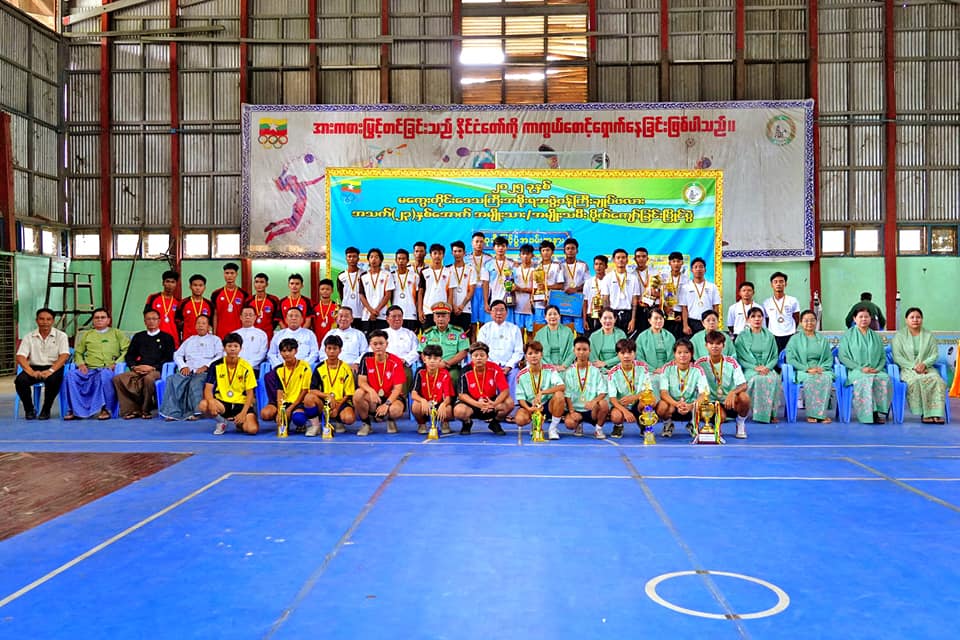 မကွေးတိုင်းဒေသကြီးဝန်ကြီးချုပ် ဦးတင့်လွင် တိုင်းဒေသကြီးဝန်ကြီးချုပ်ဖလား ခရိုင်ပေါင်းစုံ အသက်(၂၃)နှစ်အောက် အမျိုးသား၊ အမျိုးသမီး ပိုက်ကျော်ခြင်းပြိုင်ပွဲ ဗိုလ်လုပွဲနှင့် ဆုချီးမြှင့်ပွဲ အခမ်းအနားတက်ရောက်