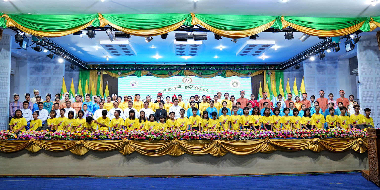 မကွေးတိုင်းဒေသကြီးဝန်ကြီးချုပ် ဦးတင့်လွင် မြန်မာအမျိုးသမီးများနေ့ အထိမ်းအမှတ် အခမ်းအနားသို့ တက်ရောက်