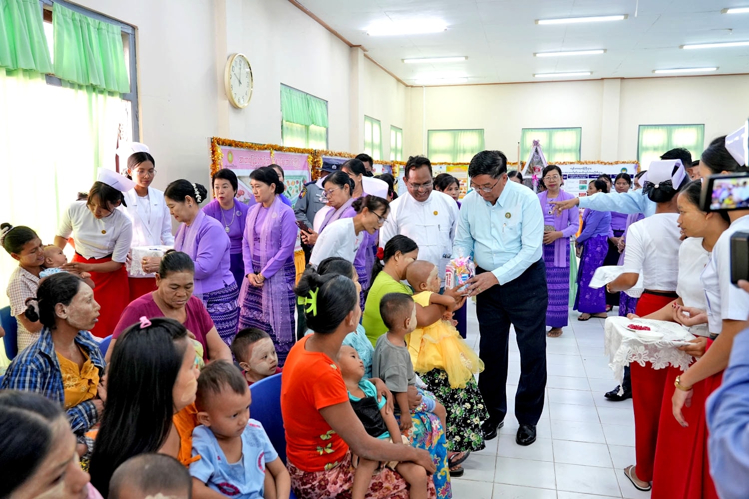 မကွေးတိုင်းဒေသကြီးဝန်ကြီးချုပ် ဦးတင့်လွင် မကွေးတိုင်းဒေသကြီး(၂၀၂၅)ခုနှစ်၊ အာဟာရဖွံ့ဖြိုးရေး ရက်သတ္တပတ်များ တိုင်းဒေသကြီးအဆင့် အထိမ်းအမှတ် အခမ်းအနား တက်ရောက်