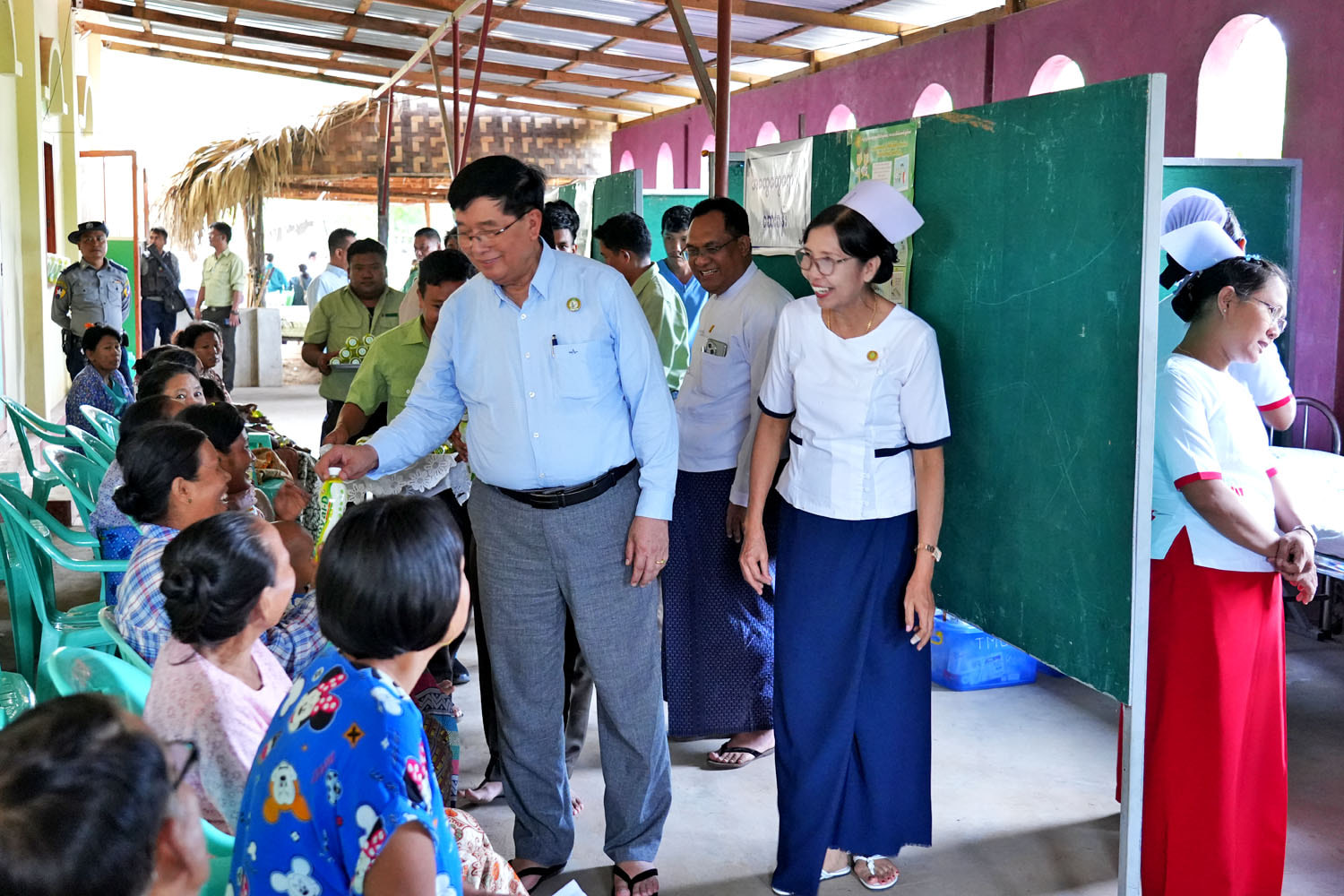 မကွေးတိုင်းဒေသကြီးဝန်ကြီးချုပ် ဦးတင့်လွင် ဒေသတွင်း စိုက်ပျိုးစွမ်းအားမြှင့်တင်ရေး မကွေးမြို့နယ် မကျီးကန်ကျေးရွာအုပ်စု ဒေသခံတောင်သူများနှင့် တွေ့ဆုံ