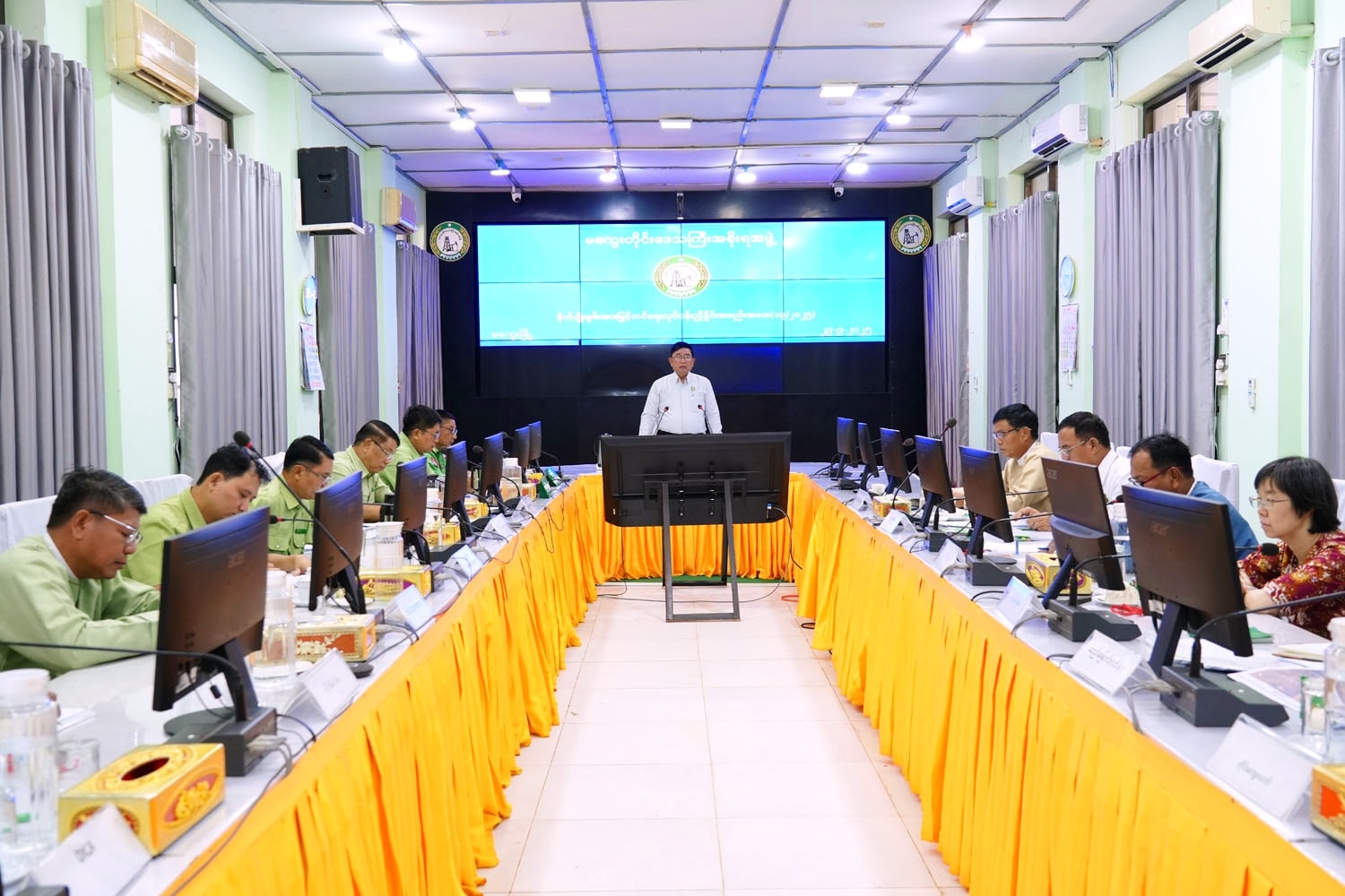 မကွေးတိုင်းဒေသကြီးဝန်ကြီးချုပ် ဦးတင့်လွင် တိုင်းဒေသကြီးအတွင်း စိုက်ပျိုးစွမ်းအားမြှင့်တင်ရေး လုပ်ငန်းညှိနှိုင်း အစည်းအဝေး(၁၃/၂၀၂၅)သို့ တက်ရောက်