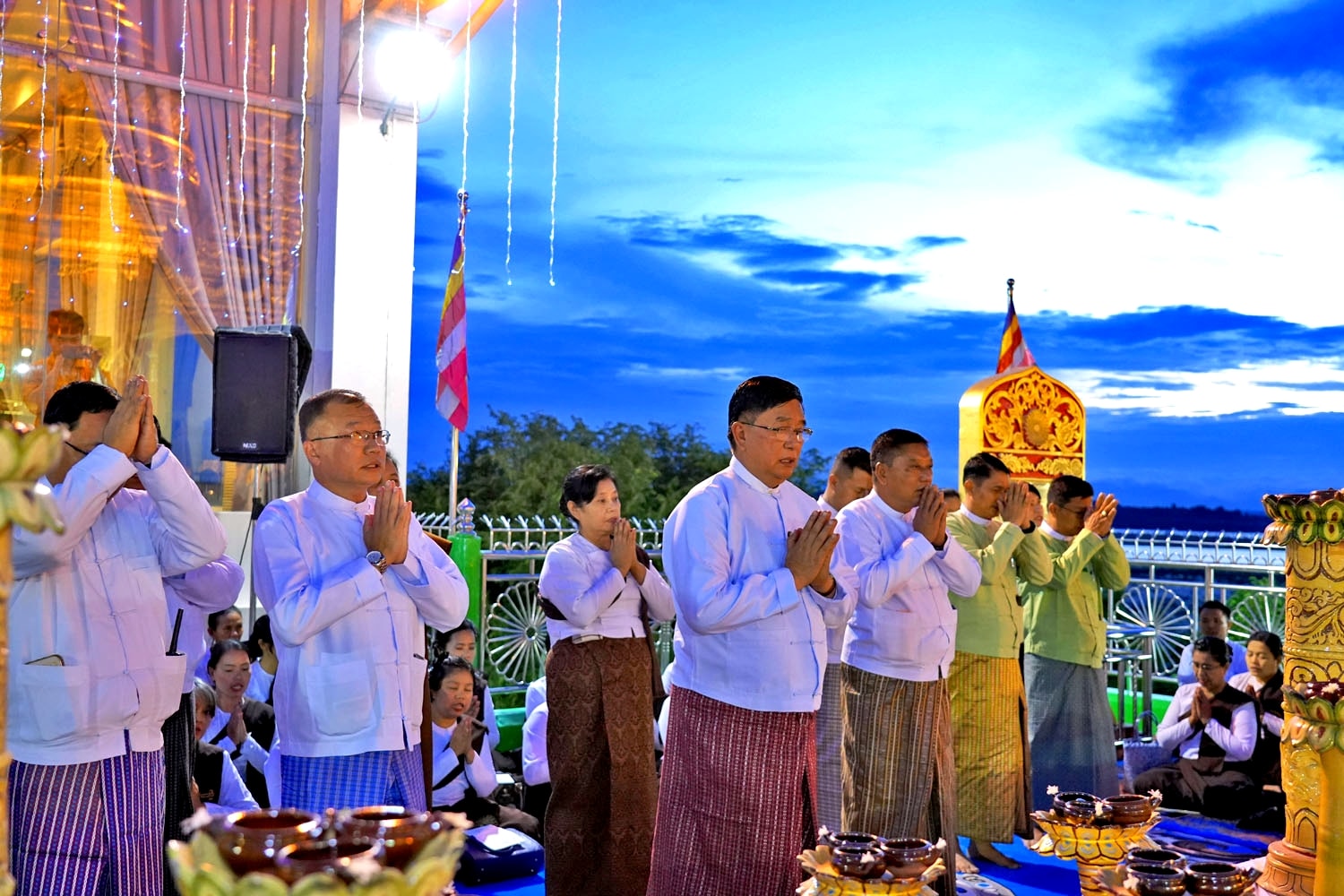 သီတင်းကျွတ်လပြည့် အဘိဓမ္မာအခါတော်နေ့တွင် မကွေးမြို့ မြသလွန်စေတီတော်၌ ဆီမီး(၉၀၀၀)၊ ပန်း(၉၀၀၀)၊ နံ့သာ(၉၀၀၀) ထွန်းညှိကပ်လှူပူဇော်ပွဲ ကျင်းပ