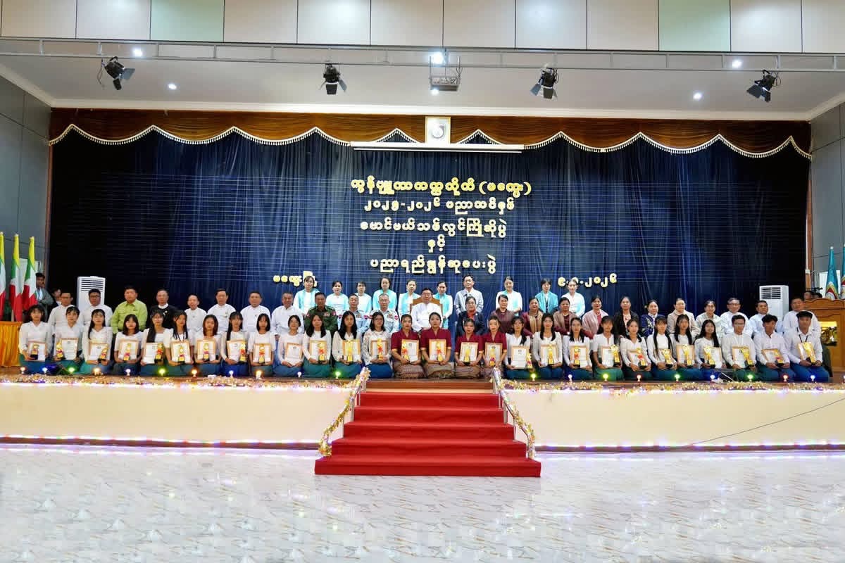 မကွေးတိုင်းဒေသကြီးဝန်ကြီးချုပ် ဦးတင့်လွင် ၂၀၂၅-၂ဝ၂၆ ပညာသင်နှစ်၊ ကွန်ပျူတာတက္ကသိုလ်(မကွေး) “မောင်မယ်သစ်လွင်ကြိုဆိုပွဲ နှင့် ပညာရည်ချွန်ဆုပေးပွဲ” အခမ်းအနားသို့ တက်ရောက်