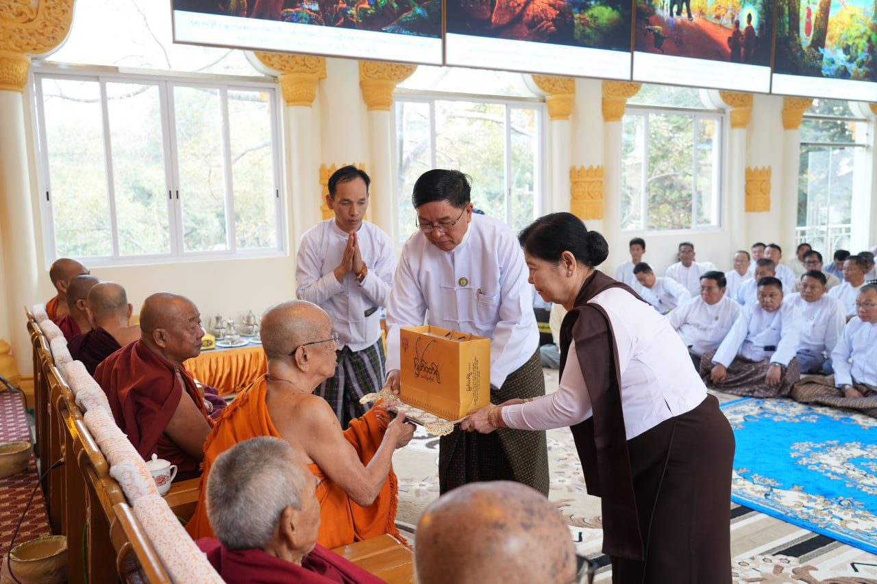 မကွေးတိုင်းဒေသကြီးဝန်ကြီးချုပ် ဦးတင့်လွင် မကွေးမြို့ မြသလွန်စေတီတော် ဗုဒ္ဓဇယန္တိဗိမာန်တော် ဖွင့်ပွဲနှင့် ရေစက်ချအလှူတော်မင်္ဂလာ အခမ်းအနား တက်ရောက်