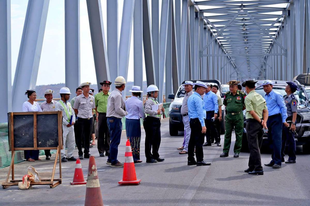 မကွေးတိုင်းဒေသကြီး ဝန်ကြီးချုပ် ဦးတင်ကိုကို မင်းလှမြို့နယ်ရှိ ဌာနဆိုင်ရာများနှင့် ဒေသခံ ပြည်သူများအား တွေ့ဆုံ၊ ဒေသဖွံ့ဖြိုးရေးဆိုင်ရာများ ကြည့်ရှုစစ်ဆေး