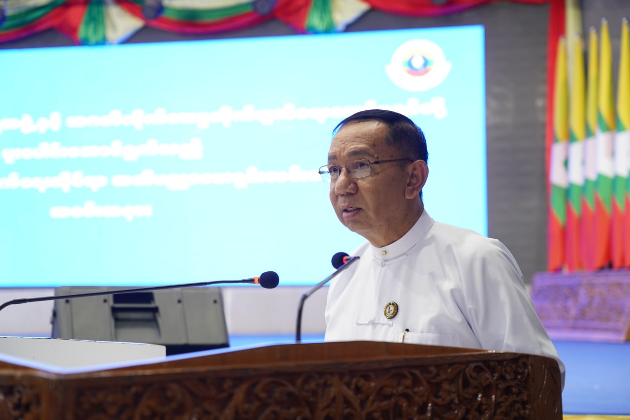 မကွေးတိုင်းဒေသကြီးဝန်ကြီးချုပ် ဦးတင်ကိုကို အဂတိလိုက်စားမှုတိုက်ဖျက်ရေးဆိုင်ရာ အသိပညာ ပေးရှင်းလင်းဆွေးနွေးခြင်း အခမ်းအနား တက်ရောက်