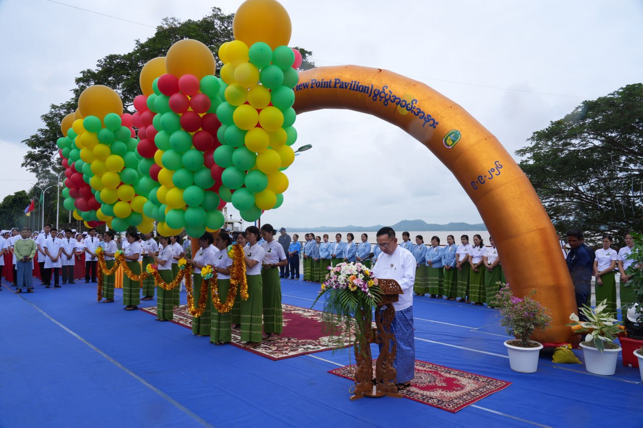 မကွေးတိုင်းဒေသကြီးဝန်ကြီးချုပ်  ဦးတင်ကိုကို မကွေးမြို့ ကမ်းနားလမ်း မြစ်ဧရာရှုခင်းသာ (Ayeyarwady River View Point Pavilion)ဖွင့်ပွဲနှင့် အခြေခံကျန်းမာရေးတက္ကသိုလ်(မကွေး) ကျောင်းသူ(၁၅၀)ဆံ့(၃)ထပ်ဆောင် အဆောက်အဦ ဆောက်လုပ်ခြင်း ပန္နက်တော်တင်မင်္ဂလာ အခမ်းအနား တက်ရောက်